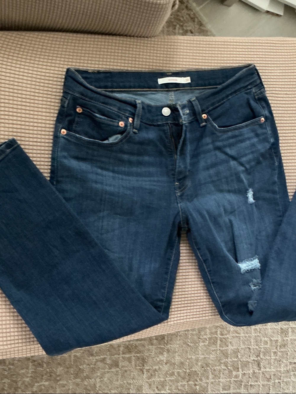 Levi's Women's Navy Blue Skinny Jeans with Light Rips